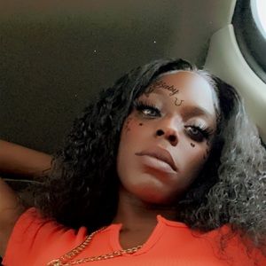 Meet your Posher, Shaneive